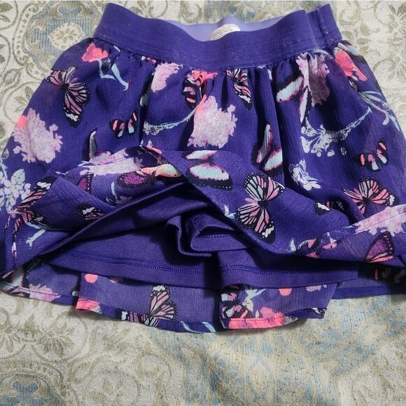 Girl's 4-5 Years Lot of 8 Pieces 2 Skirts, 2 T-shirts, 2 Shirts ,Pants, Hat - Picture 10 of 16